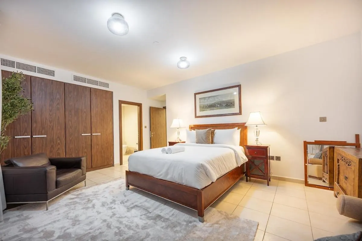 Classy 2-Bedrooms Apartment With Vintage-Inspired Furniture At Executive Tower M! Dubai